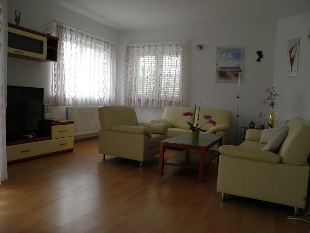 Apartmani Galeb Put Grande 25 Weißenburg Exterior foto